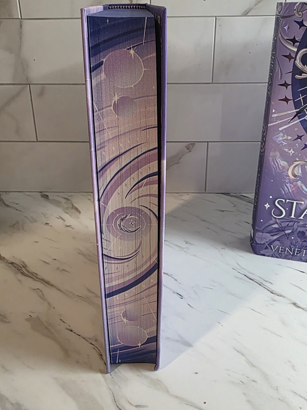 FairyLoot Exclusive Edition – The Last Starborn Seer by Venetia Constantine - Picture 7 of 10